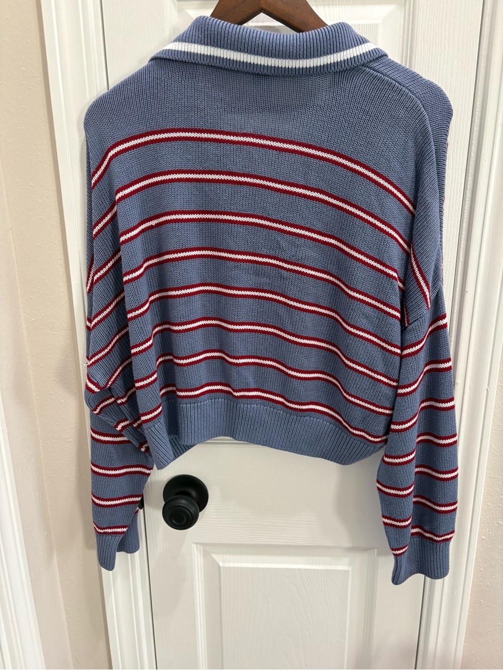 PINK Victoria's Secret Cambridge Blue Knit Sweater with White Logo Tag - Picture 4 of 4